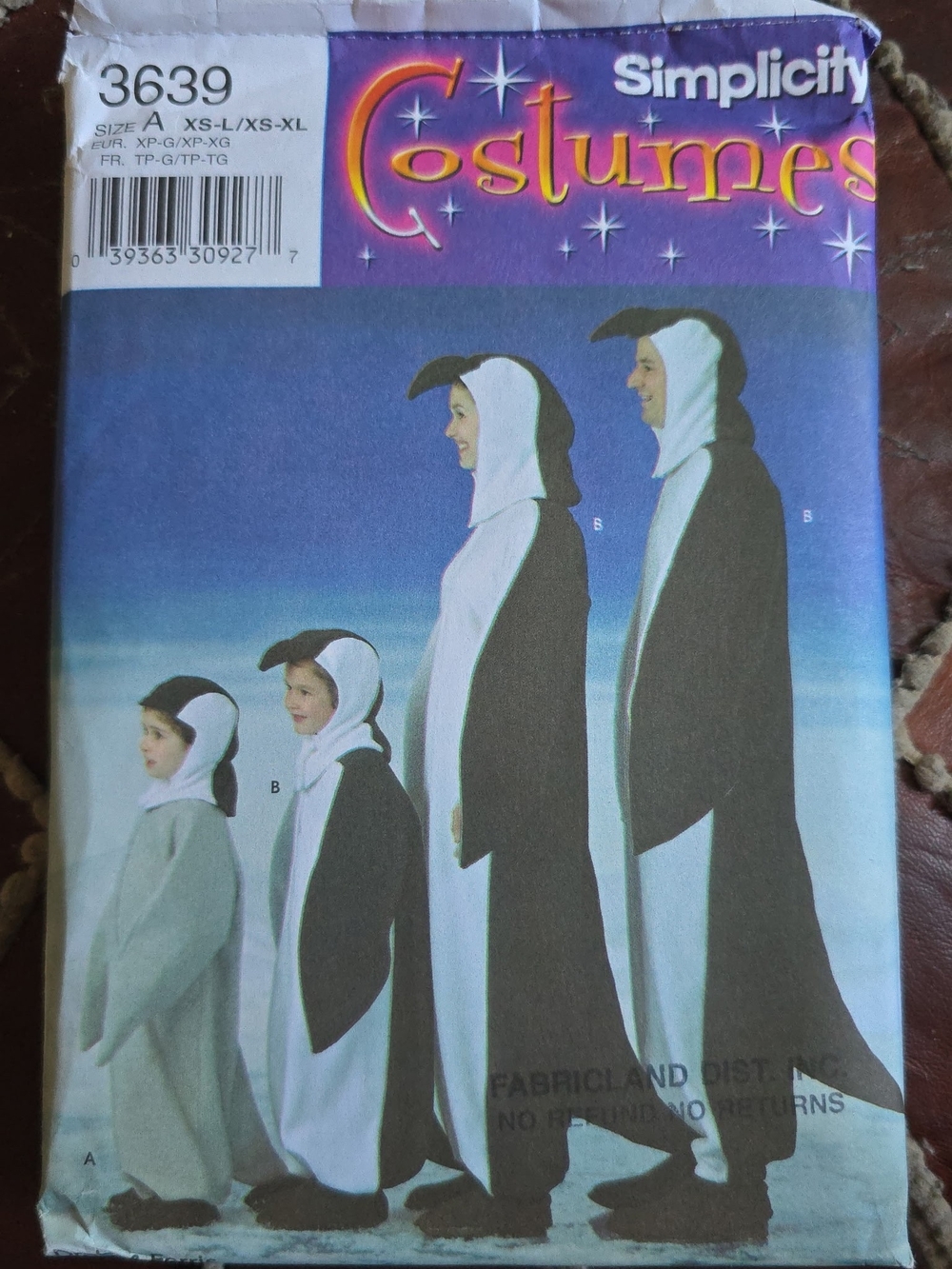 Simplicity 3639 – Adult & Child Penguin Costume Pattern